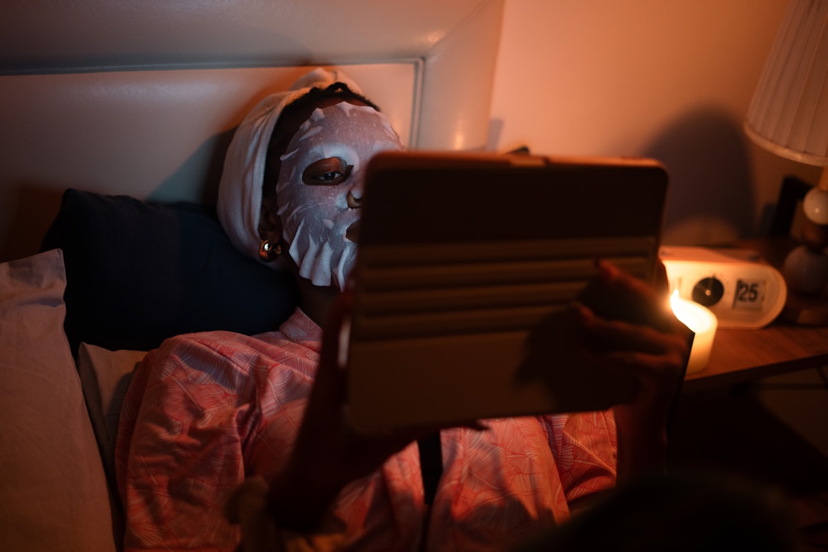 LED face mask home skincare routine for red light therapy for skin