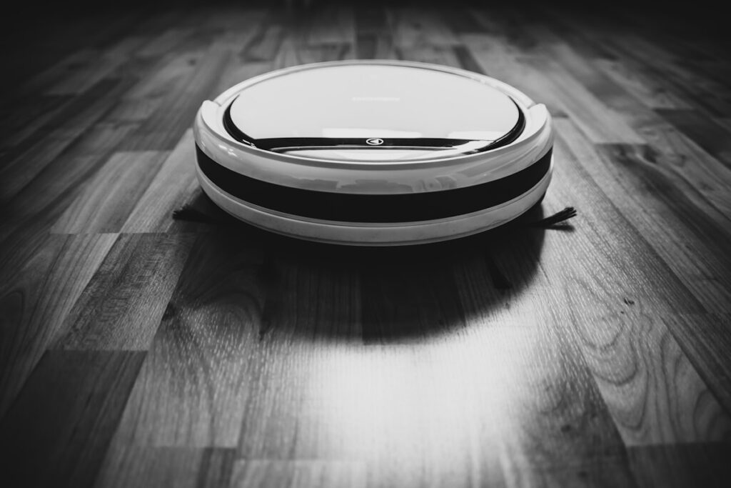 Best robot vacuum under 300 pounds cleaning carpet