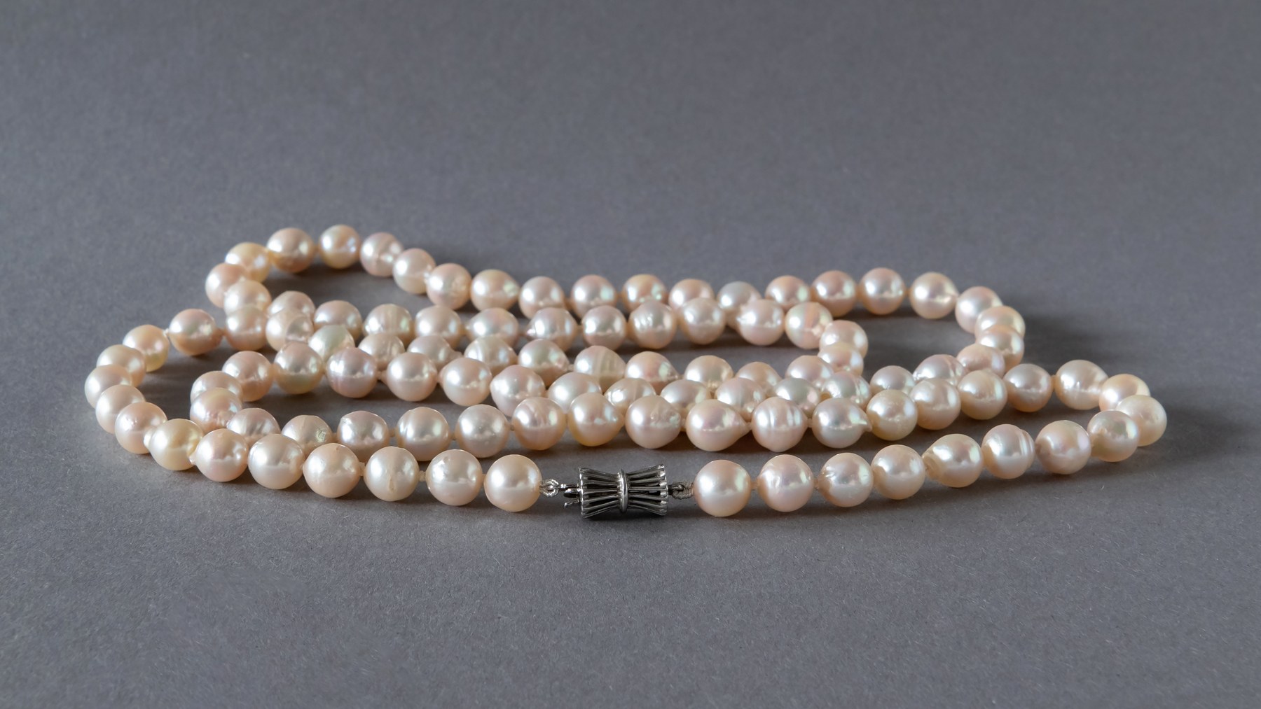 Pearl Jewellery 2026: Why The Quiet Luxury Staple Is Reshaping UK Summer Style