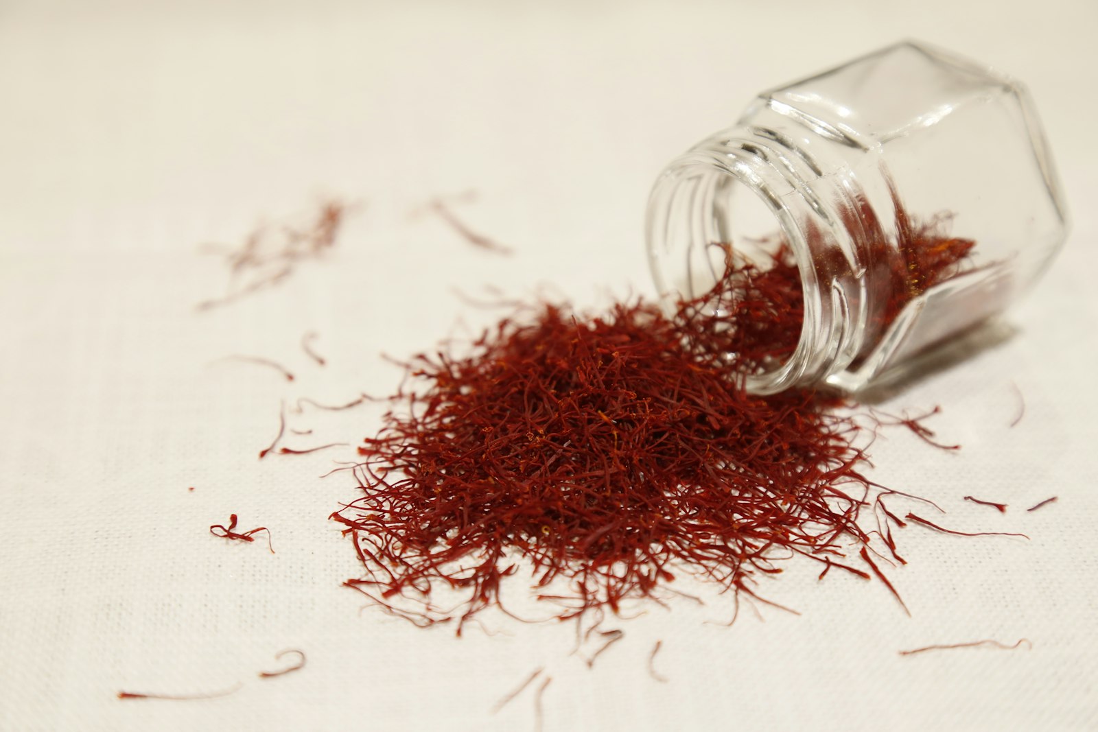 Dried saffron threads, the stigmas of the Crocus sativus flower used in standardised supplement extracts