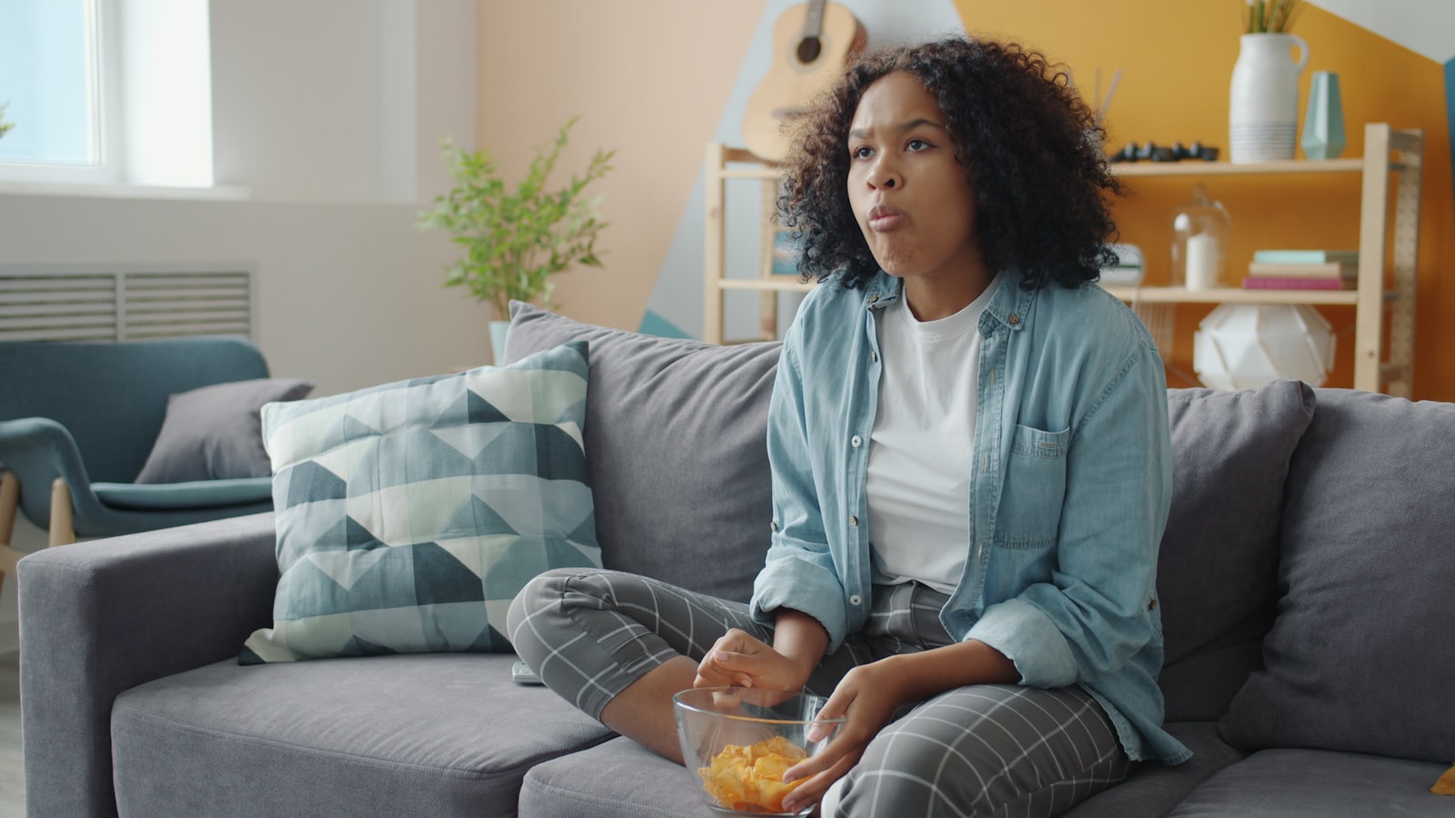Weekly Episodes vs Binge Watching: Why British TV Learned to Wait Again in 2026