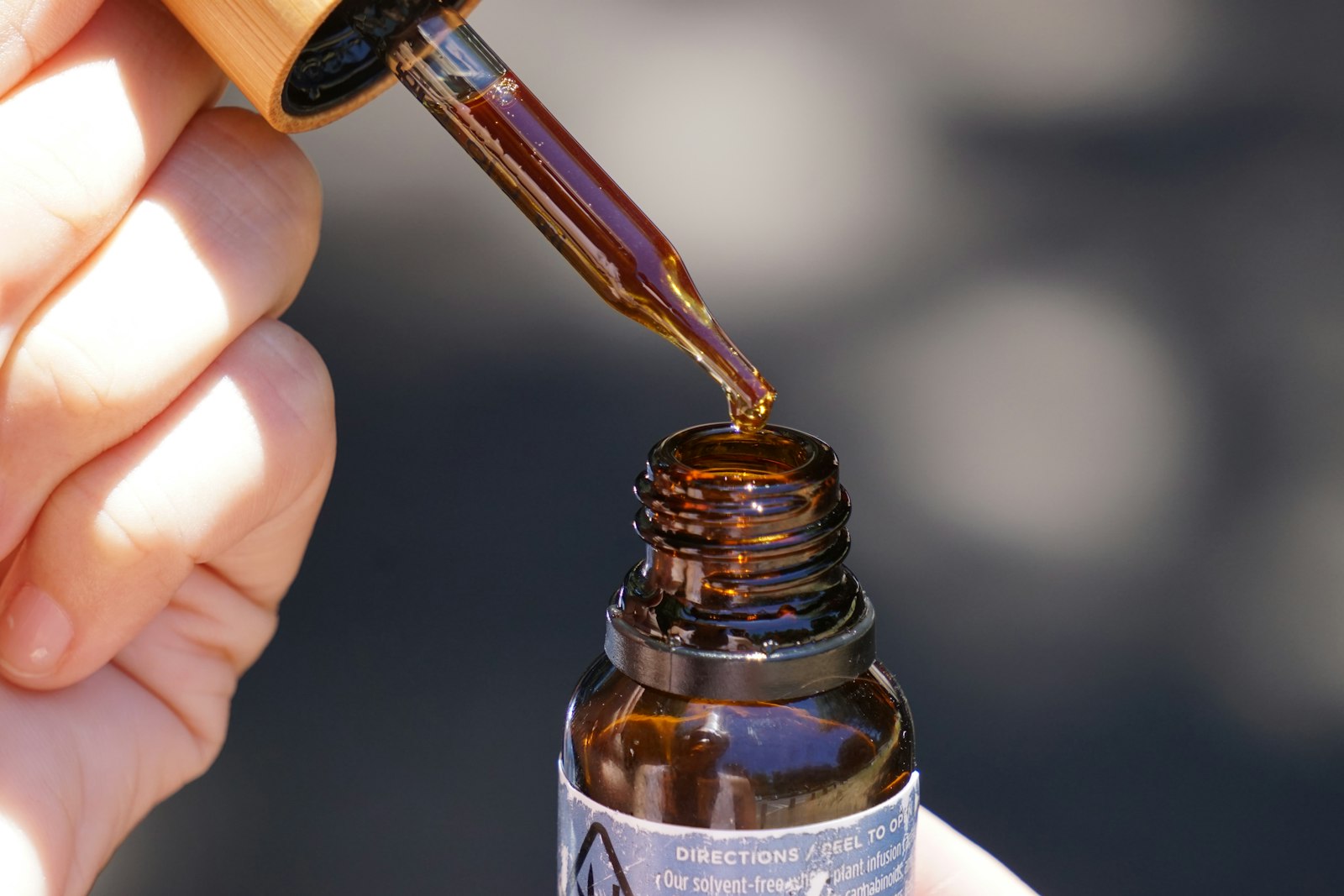 Lymphatic Drainage Drops: 5 Herbs, Thin Evidence – Inside TikTok’s Puffiness Cure of Summer 2026