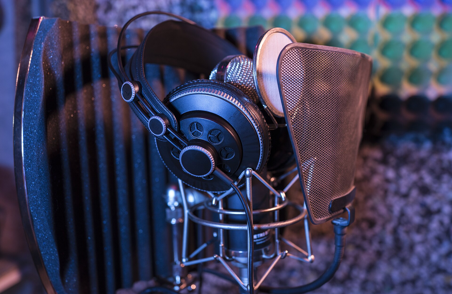Video Podcasts UK 2026: Britain Turned Podcasts Into Telly, and 39% of Listeners Still Just Want the Audio