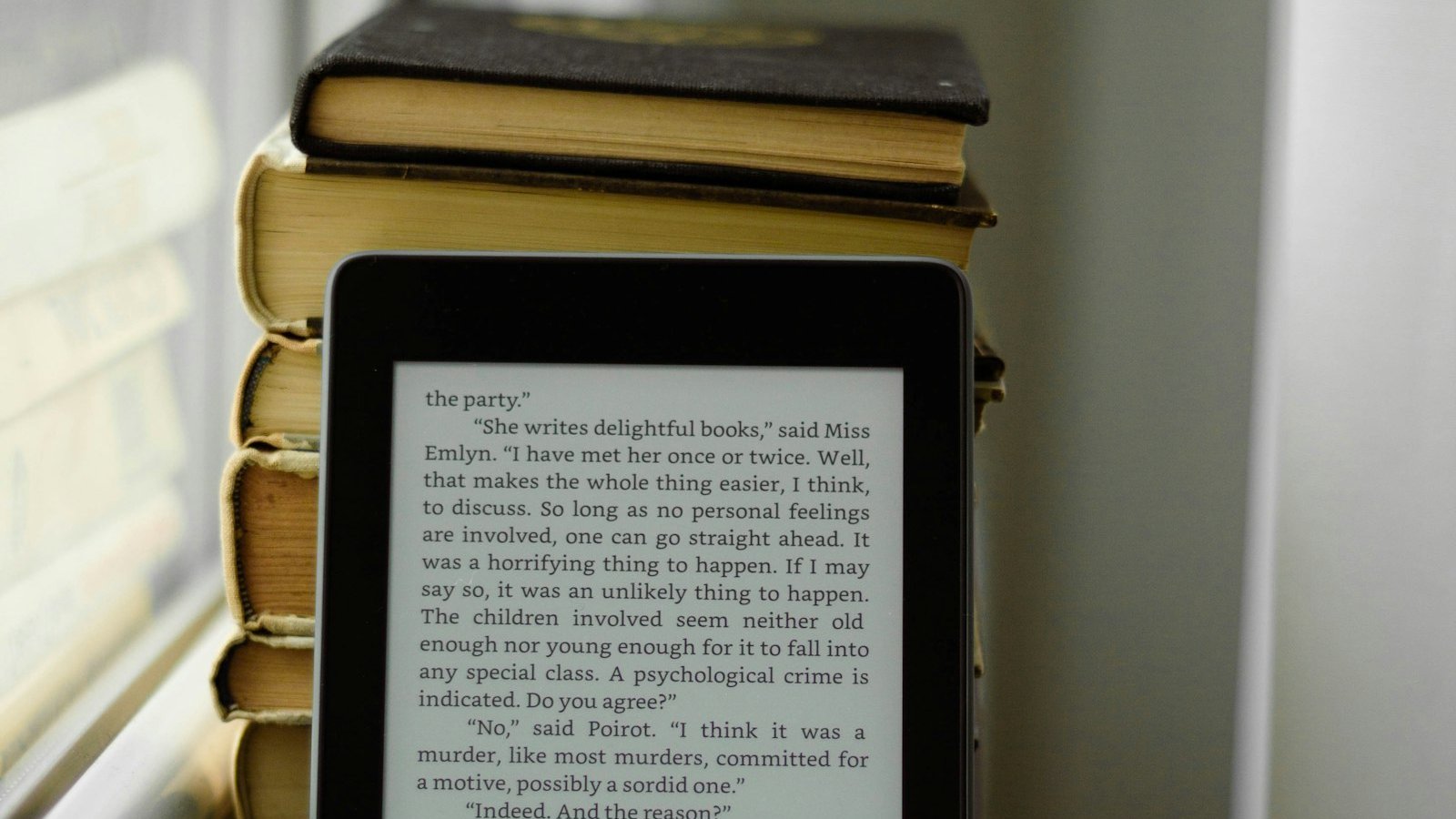 Best E-Reader Under £100 in 2026: Why the £94.99 Kindle Beats the Paperwhite Before the Clocks Go Back