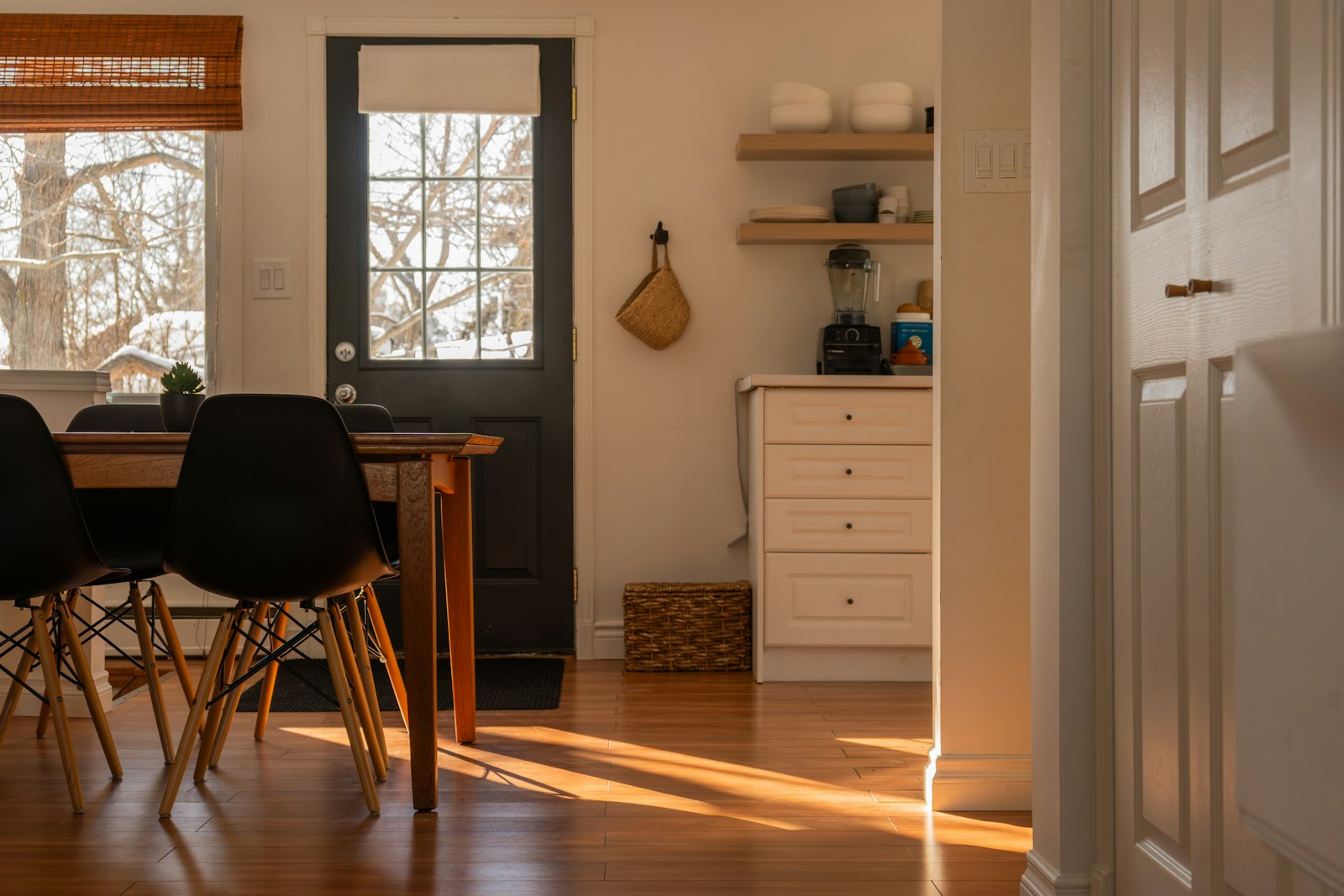 Morning light in a kitchen, the time of day a SAD lamp should be used