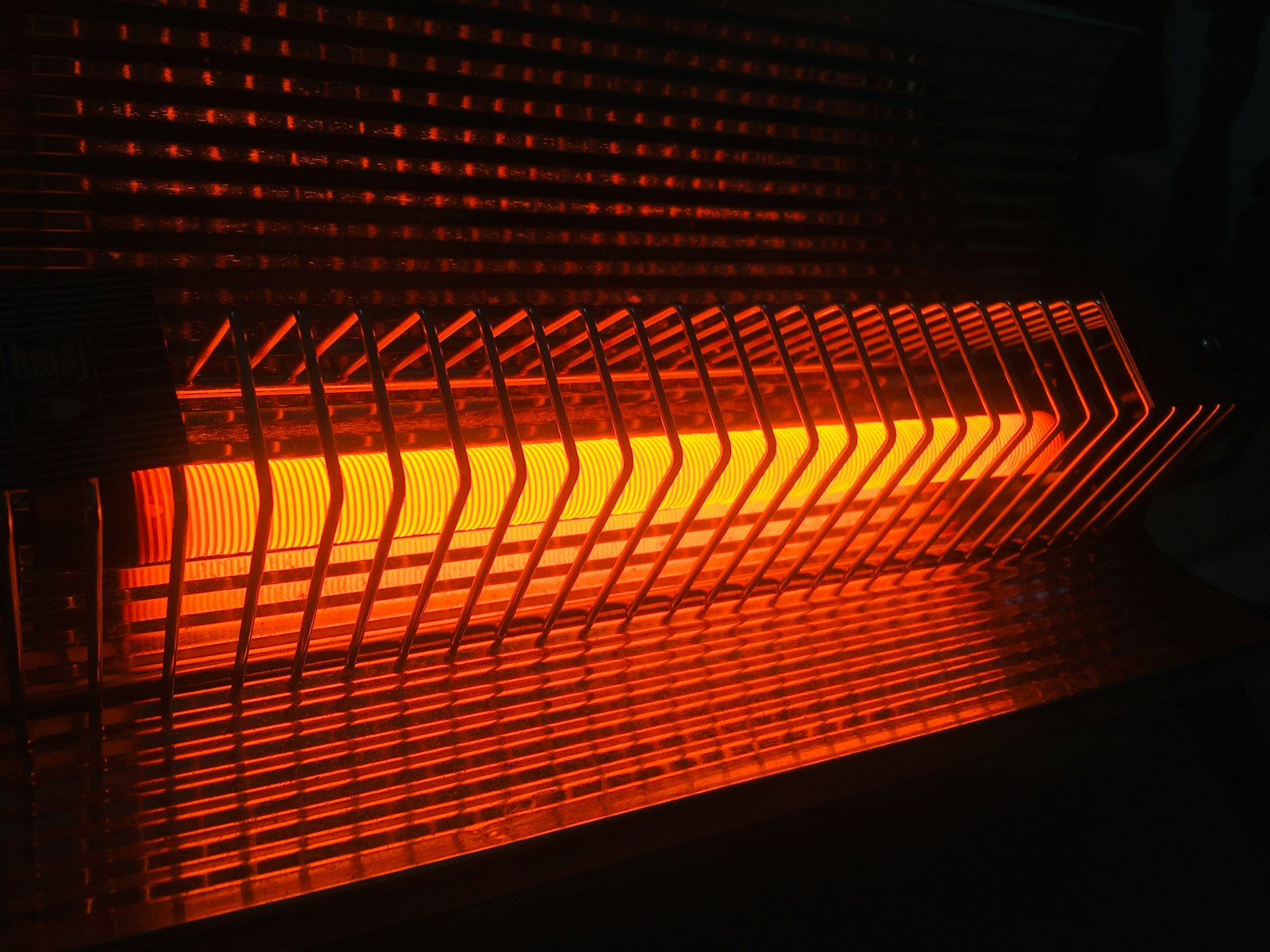 The Cheapest Electric Heater to Run Doesn’t Exist: Every 2kW Heater Costs 53p an Hour From 1 October, the £284 ‘Low Energy’ Panel Included – And the £32 One to Buy Instead