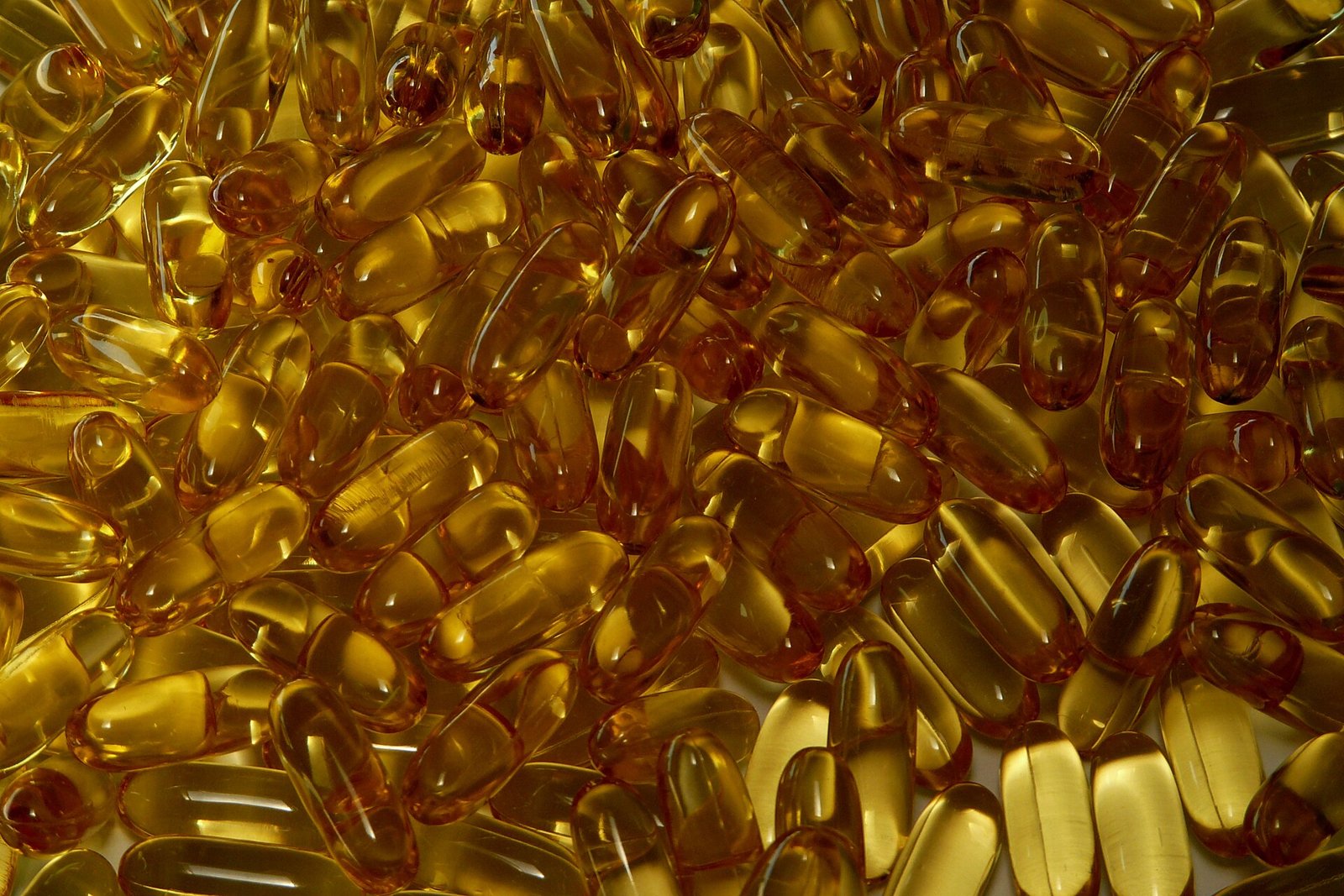 Fish Oil Supplements in 2026: 86 Trials Found No Heart Benefit, the AF Risk Is Real Above 1.5g a Day – and the Two Groups Who Should Still Take Them