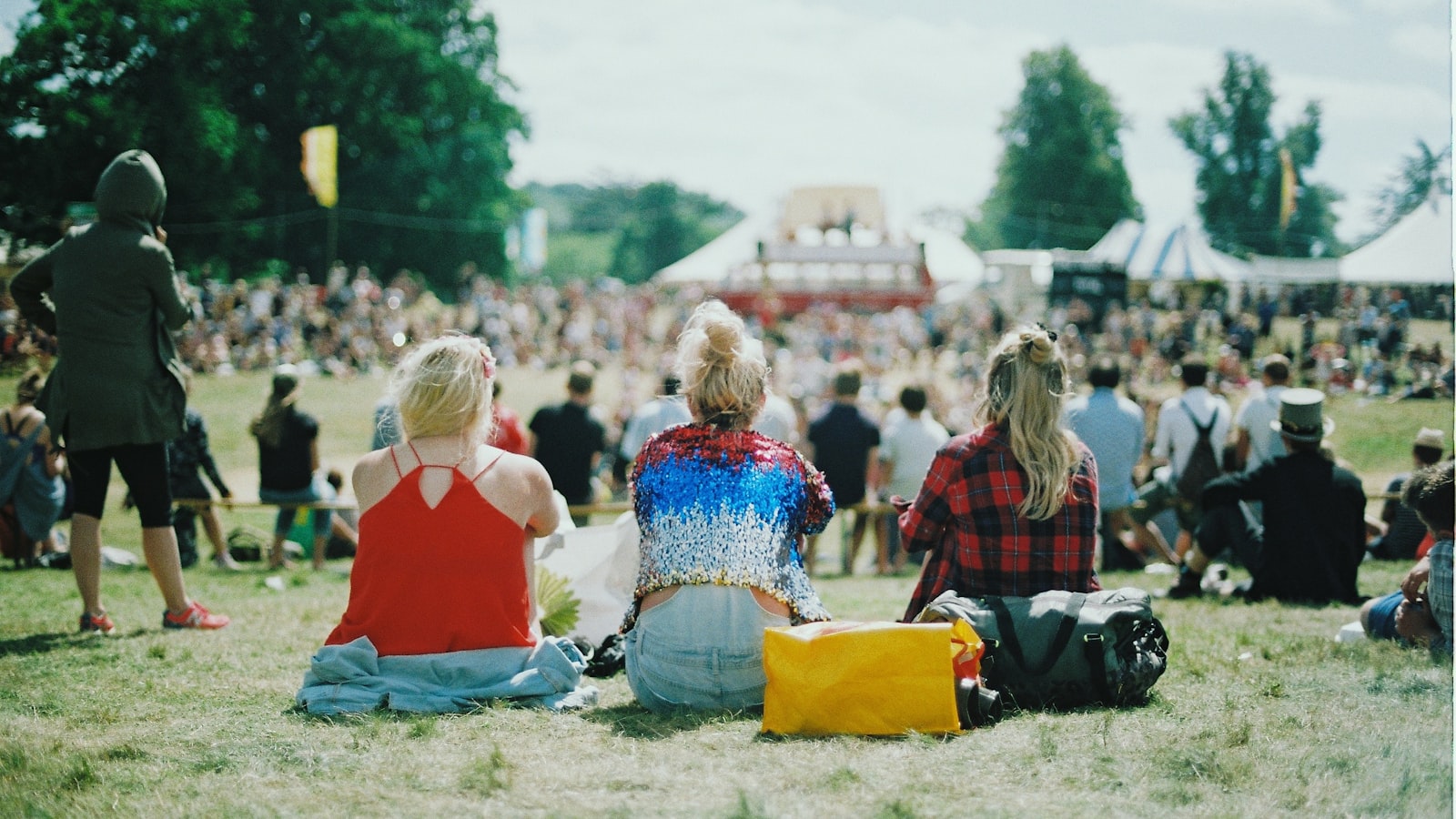Glastonbury 2027 Tickets: The 35-Minute Sale Returns This Autumn – and the Free Step Most People Leave Too Late