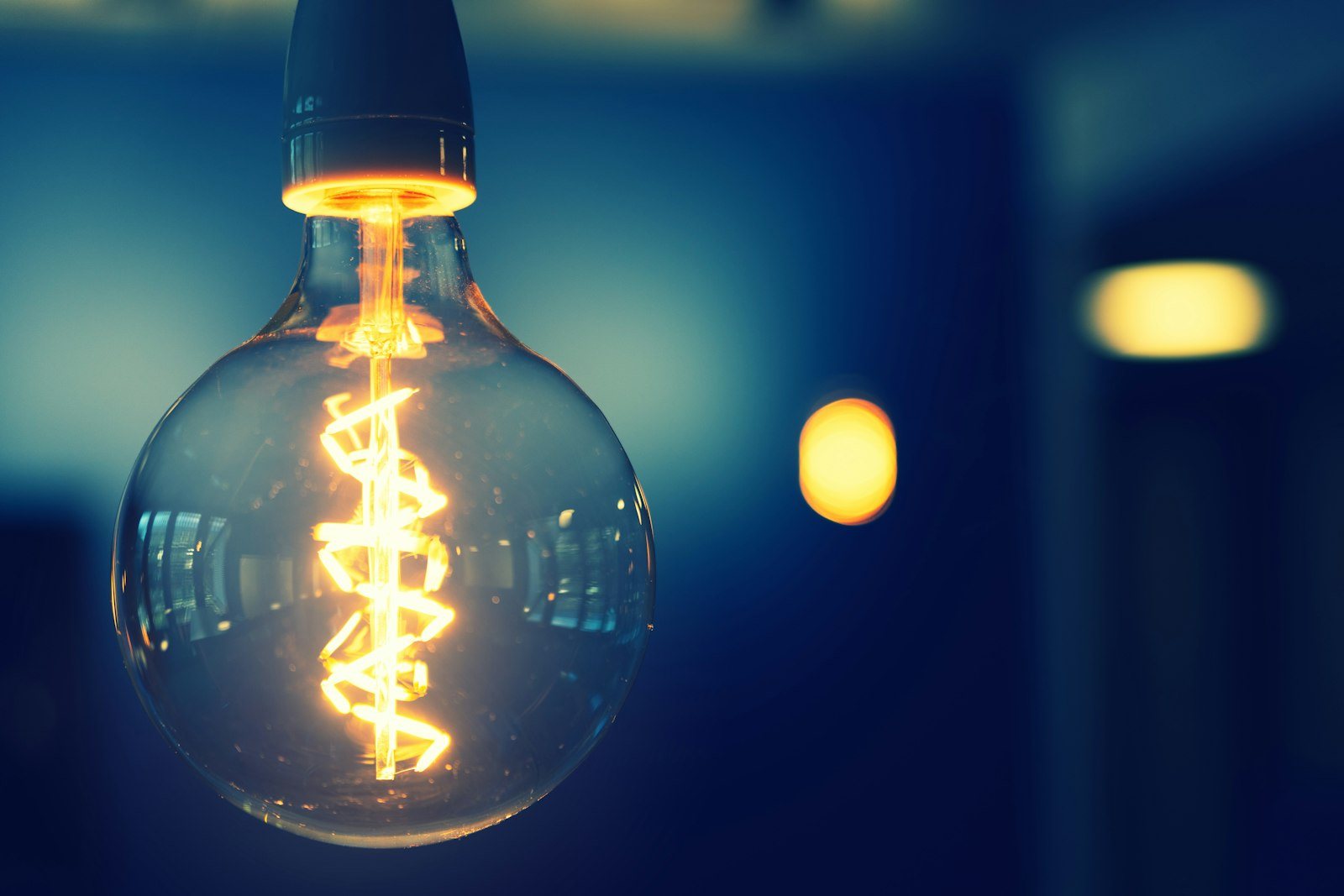 A warm 2700K filament LED bulb - the colour temperature that matters more than the lamp