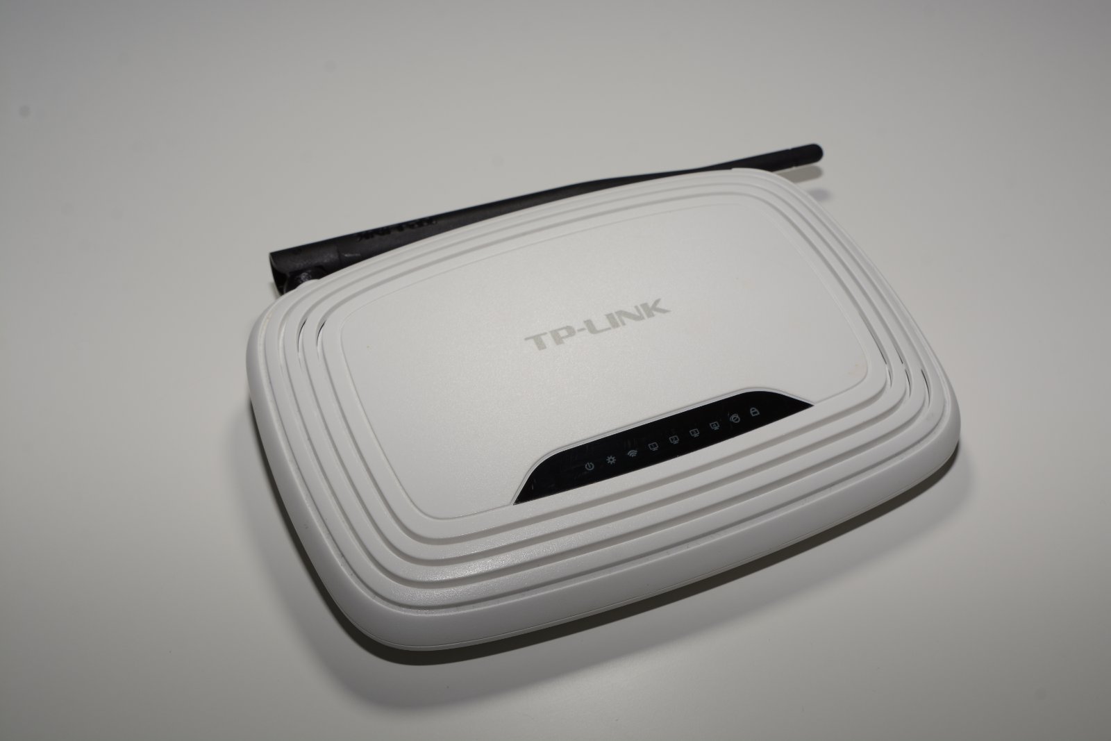 A TP-Link home router, the kind of single-box setup that mesh wifi vs extender upgrades replace